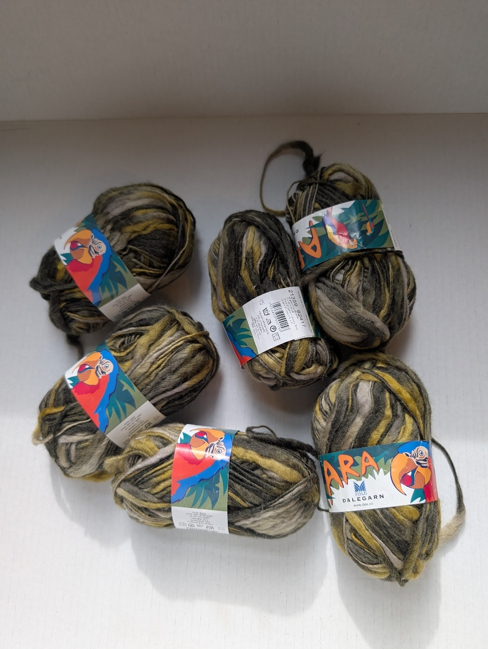 Dale Of Norway Dalegarn Ara Multi-Color Wool Blend Yarn 7 x 50 Grams BNWT